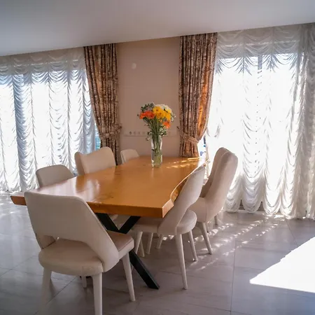 Graf Victor Apartman *